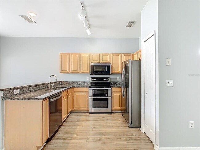 Building Photo - 2051 Winterset Dr