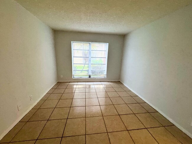 Building Photo - 4425 Treehouse Ln
