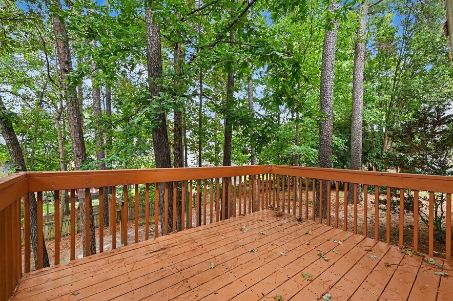 Building Photo - 1203 Fairfax Woods Dr