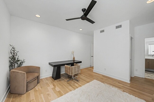 Building Photo - 2510 Barclay Dr