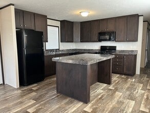 Building Photo - 117 Desander Dr