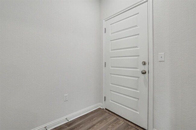 Building Photo - 8518 Leroi Dr