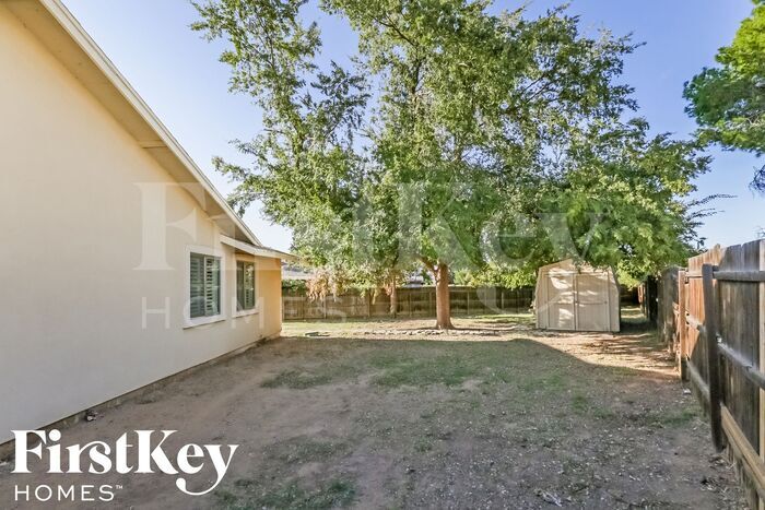 Building Photo - 4519 W San Miguel Ave