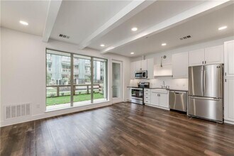 Building Photo - 4704 Sunset Trail