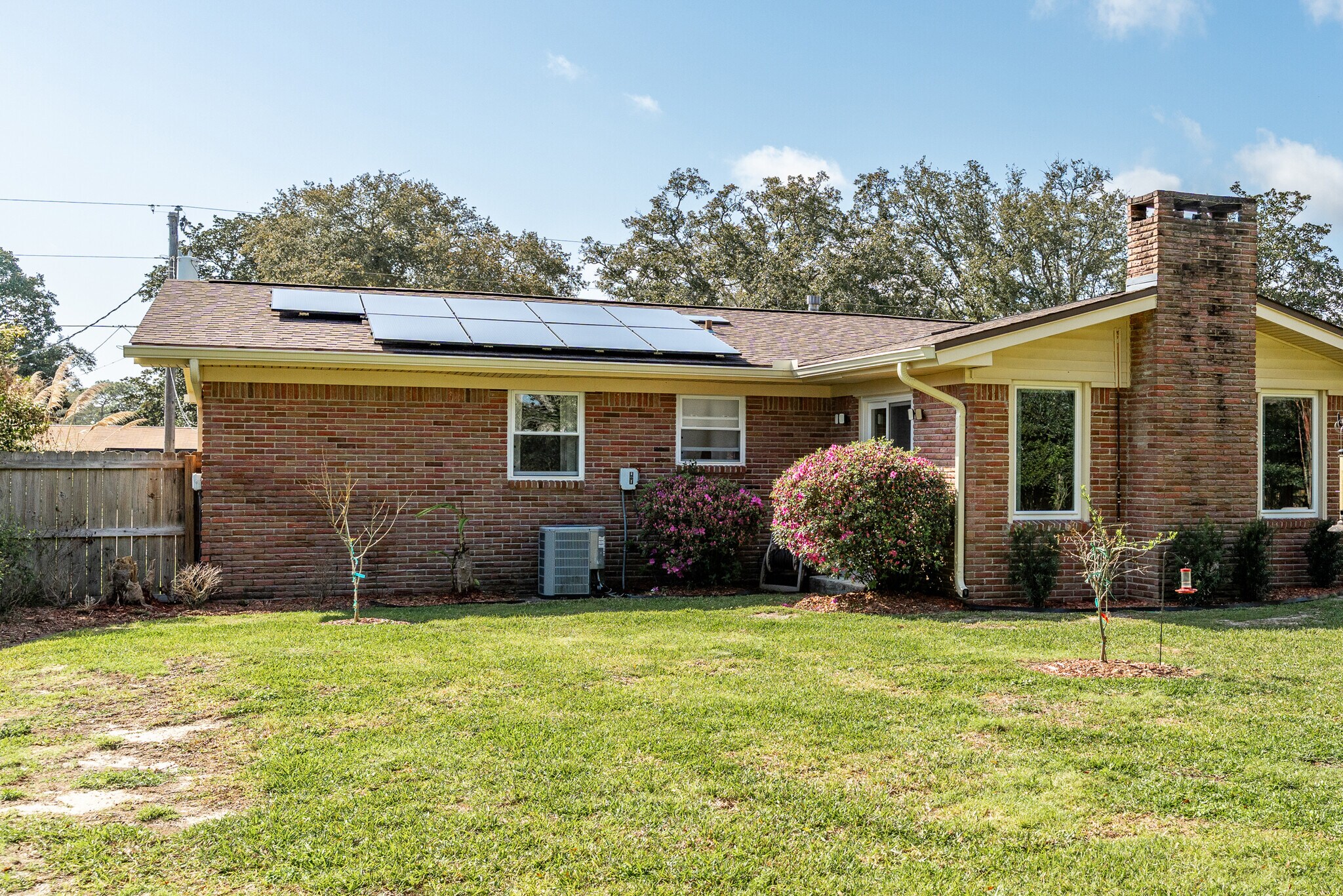 Solar panel - 666 Fairway Ave NE