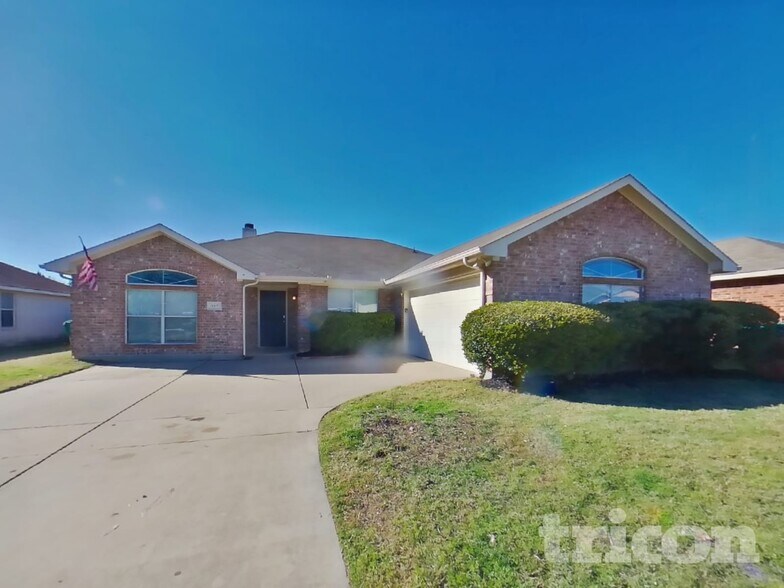 Building Photo - 917 Red Oak Trails