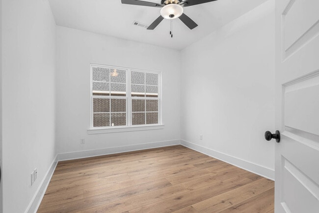 Building Photo - 6804 Fir St