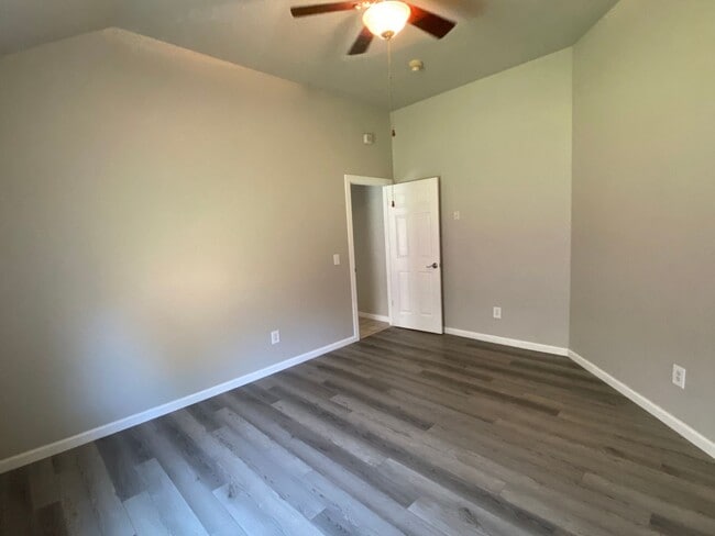 Building Photo - 4 Bed 2.5 Bath in NW OKC // Deer Creek Schools