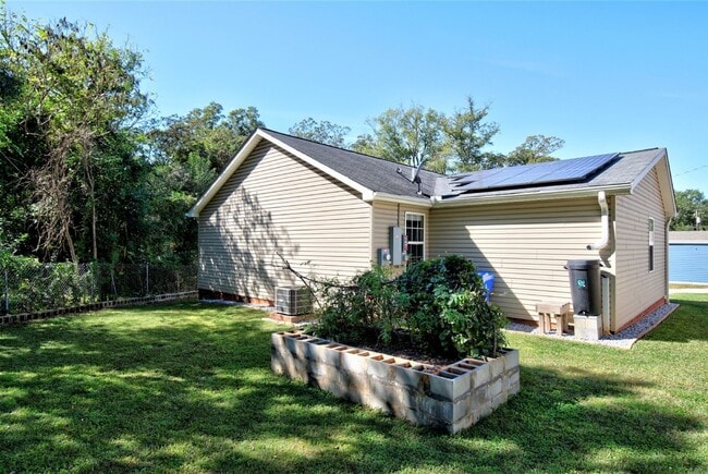 Building Photo - 3 Bed, 2 Bath Home Near Downtown Greenvill...