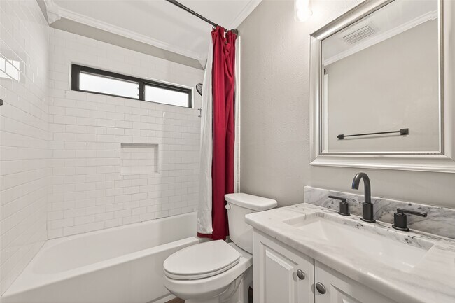 Building Photo - 1720 Old Creek Dr