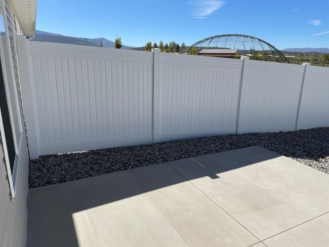 Building Photo - Move-in Discount - 3 bedroom- 2 bath Newer Construction