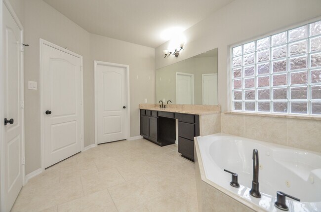Building Photo - 3435 Pennington Trace Dr