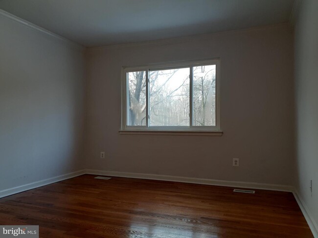 Main Bedroom - 7902 San Leandro Pl