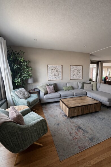 Building Photo - 151 S Lincoln St