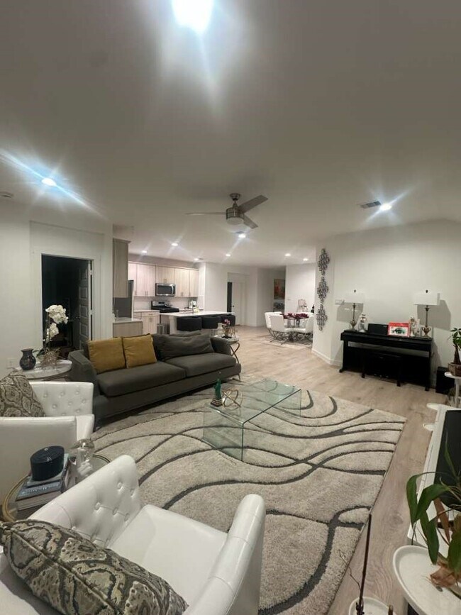 Building Photo - 2908 Misty Elm Ln