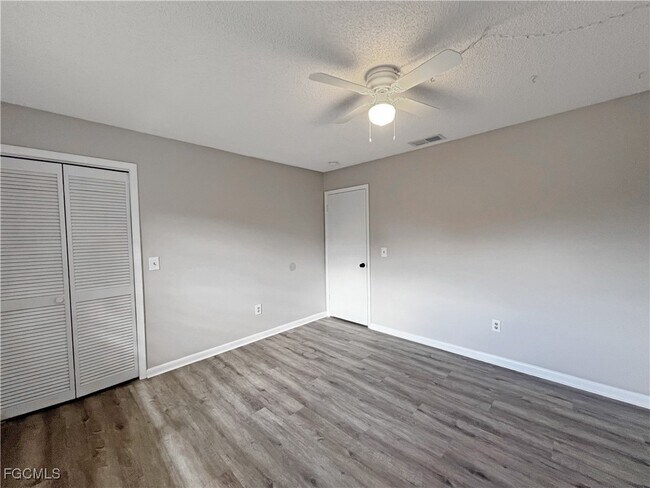 Building Photo - 6635 Warwick Cir