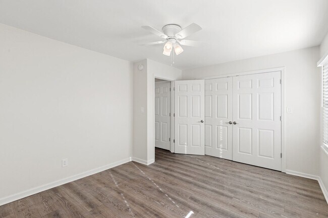 Building Photo - 181 S Eagle Creek Dr