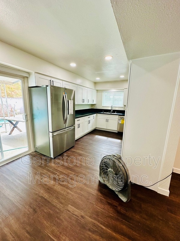 Building Photo - 5233 Countryside Dr