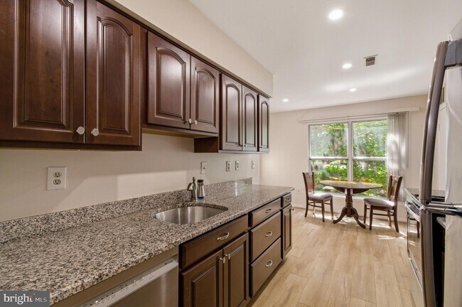 Building Photo - 18036 Rolling Way