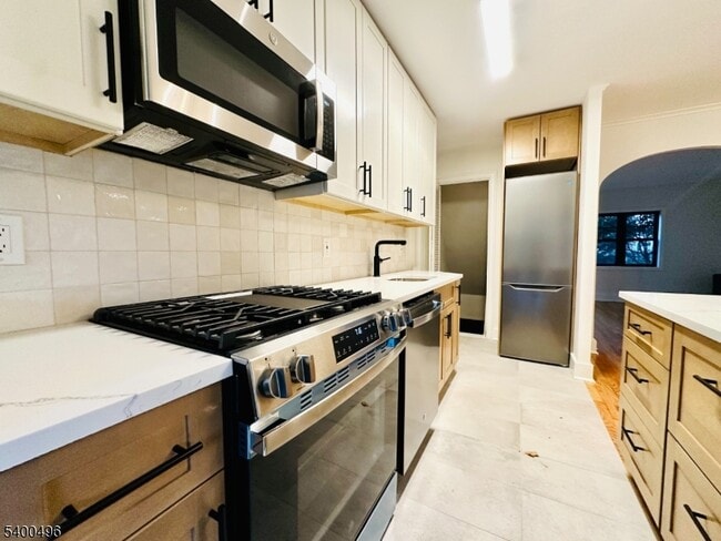 Building Photo - 355 Valley Blvd