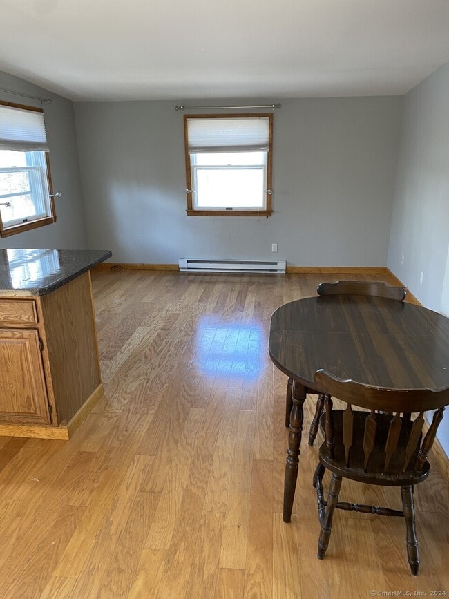 Building Photo - 21 S Division St