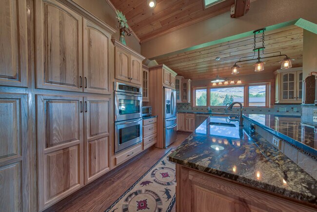 Building Photo - 9 Juniper Ln