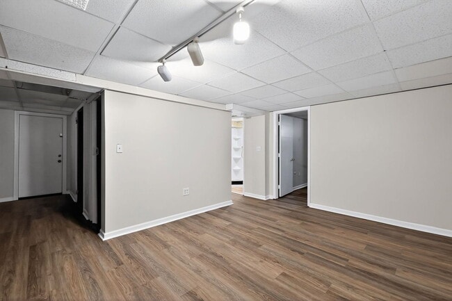 Building Photo - 9621 Narragansett Pkwy