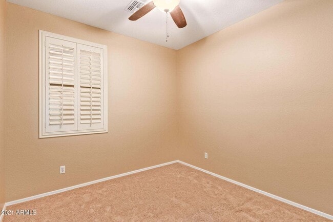 Building Photo - Eagle Glen Cul-de-sac Beauty