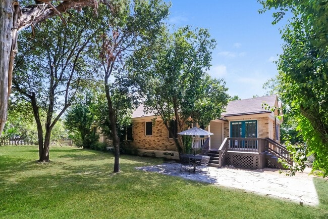 Building Photo - Rare opportunity!