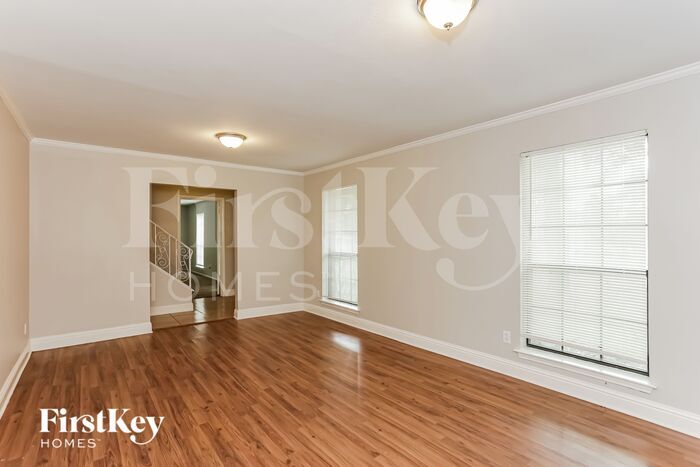 Building Photo - 3923 Treeline Dr