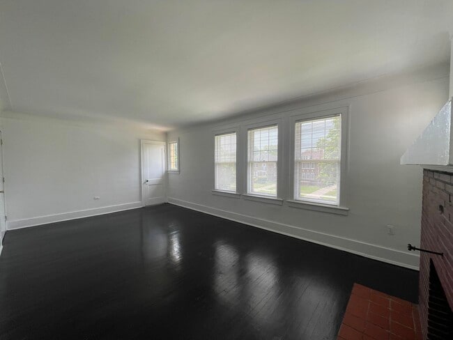 Building Photo - 4708 Lakewood St