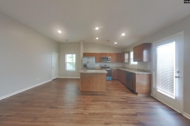 Building Photo - 711 Tallaran Rd