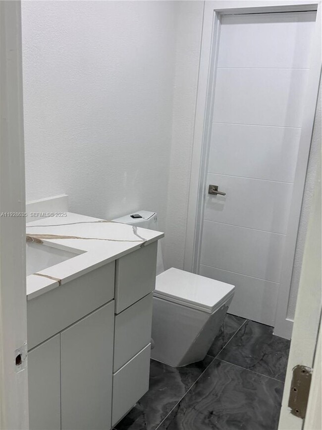 Building Photo - 1601 NE 158th St