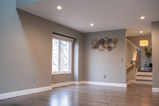 Building Photo - 55 Clarken Dr