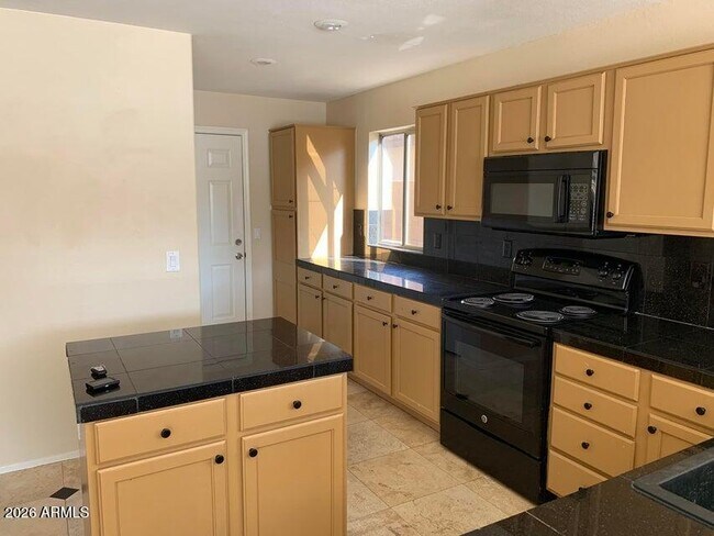 Building Photo - 15071 W Heritage Oak Way