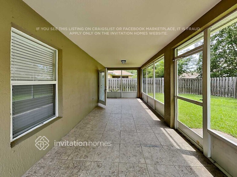 Building Photo - 2220 Brookshire Cir