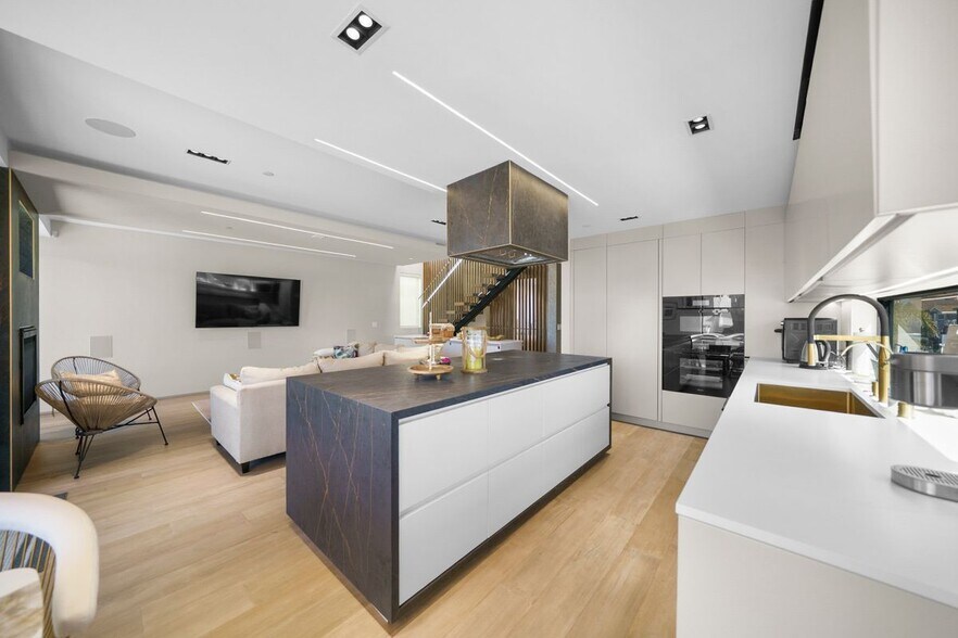 Building Photo - 1500 Ocean Dr