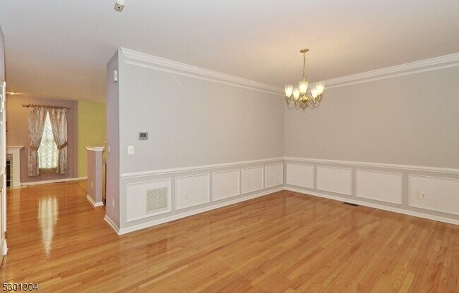 Building Photo - 67 Patriot Hill Dr