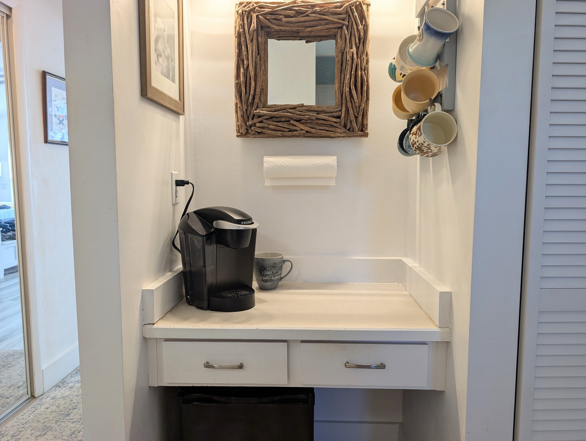 Coffee bar in upstairs bathroom - 4440 Saxon Dr