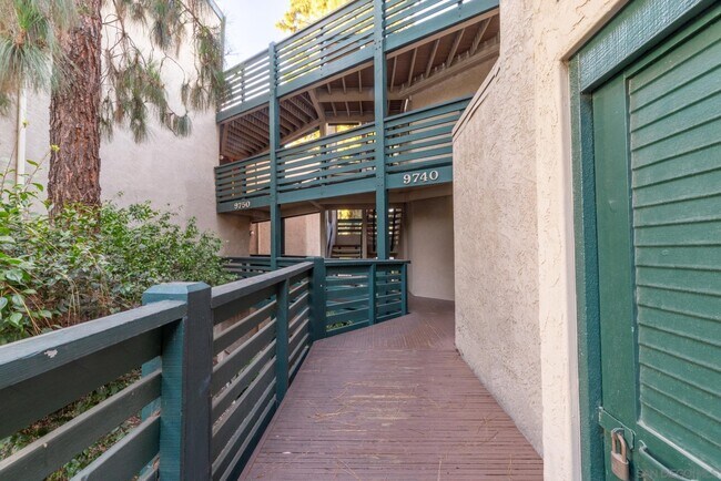 Building Photo - 9750 Mesa Springs Way