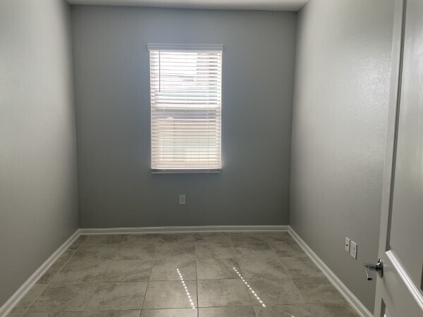 Building Photo - 1125 Saguaro St