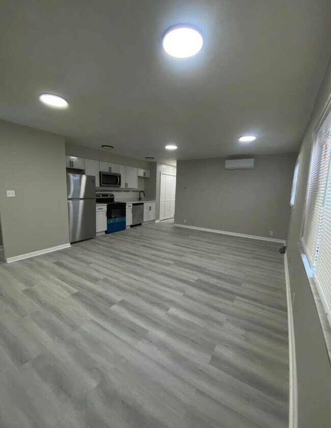 Building Photo - Live in Style at Bellagio East Living I: C...