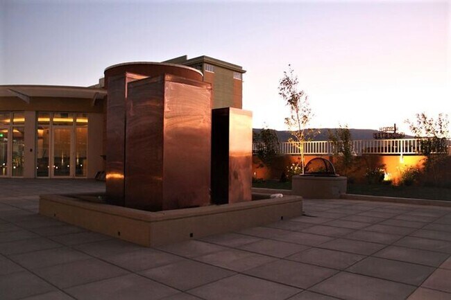 Building Photo - At the Montage!!! 1 bedroom 1 bath luxury ...