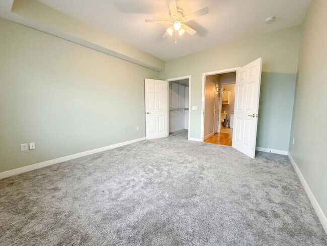 Building Photo - 8 Walnut St