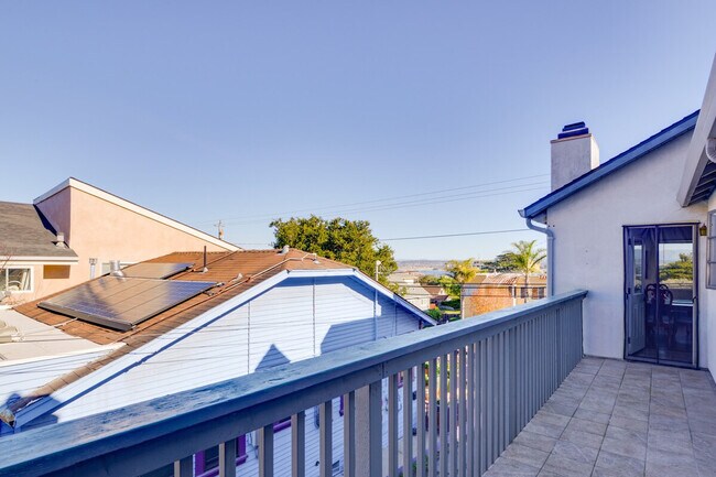 Building Photo - 434 Larkin St