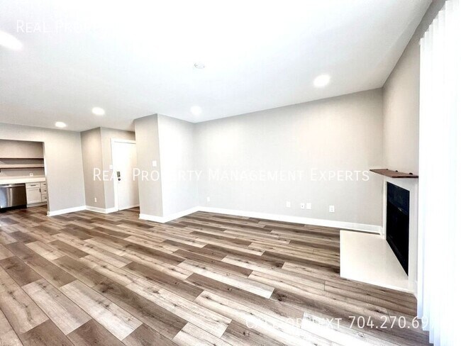 Building Photo - 3021 Heathstead Place