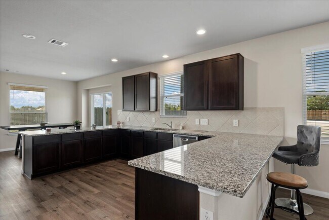 Building Photo - 5639 Brooklyn Rose Dr