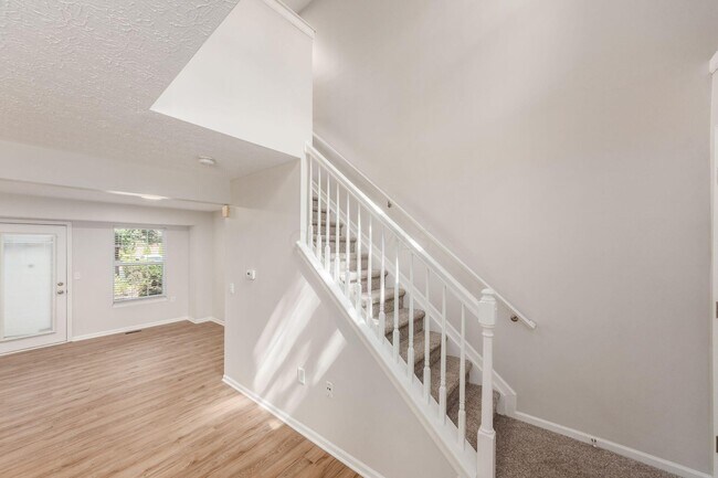 Building Photo - 3055 Glenloch Cir