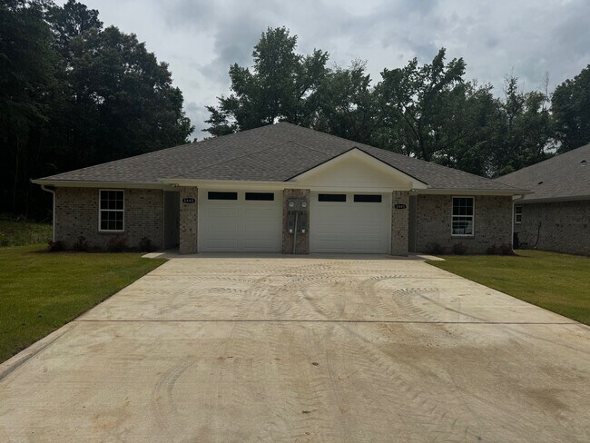 Building Photo - 8449 Garrett Dr