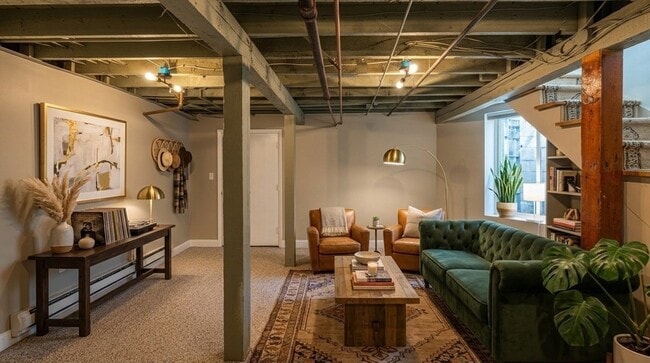 Building Photo - 34 Thorndike St